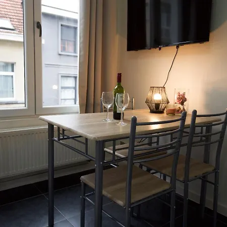 Cozy One-bedroom Apartment